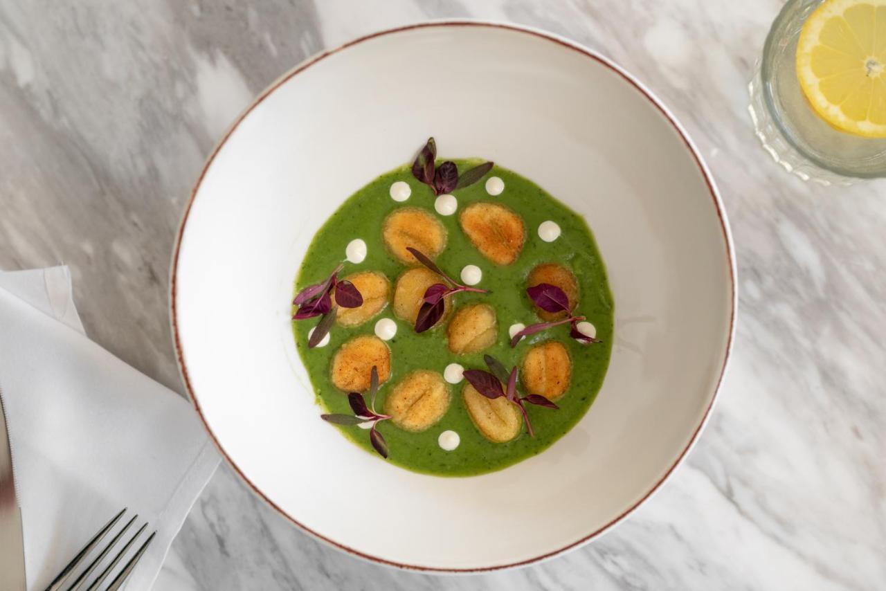 Dunalastair Hotel Suites Kinloch Rannoch Εξωτερικό φωτογραφία A green soup