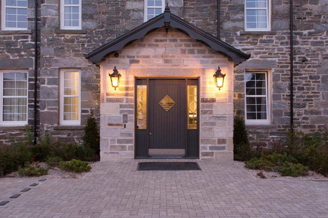 Dunalastair Hotel Suites Kinloch Rannoch Εξωτερικό φωτογραφία The entrance to the house