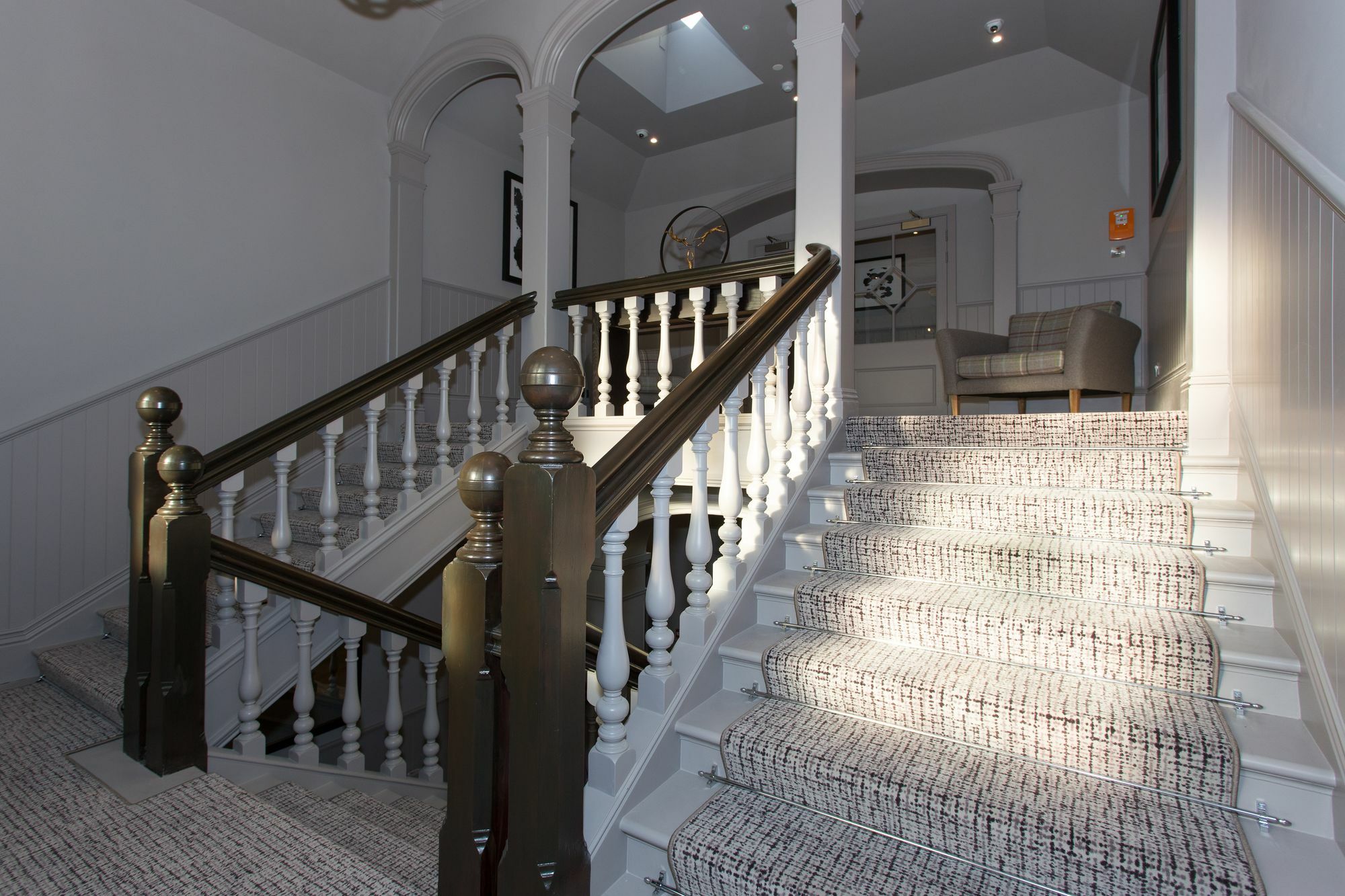 Dunalastair Hotel Suites Kinloch Rannoch Εξωτερικό φωτογραφία The staircase